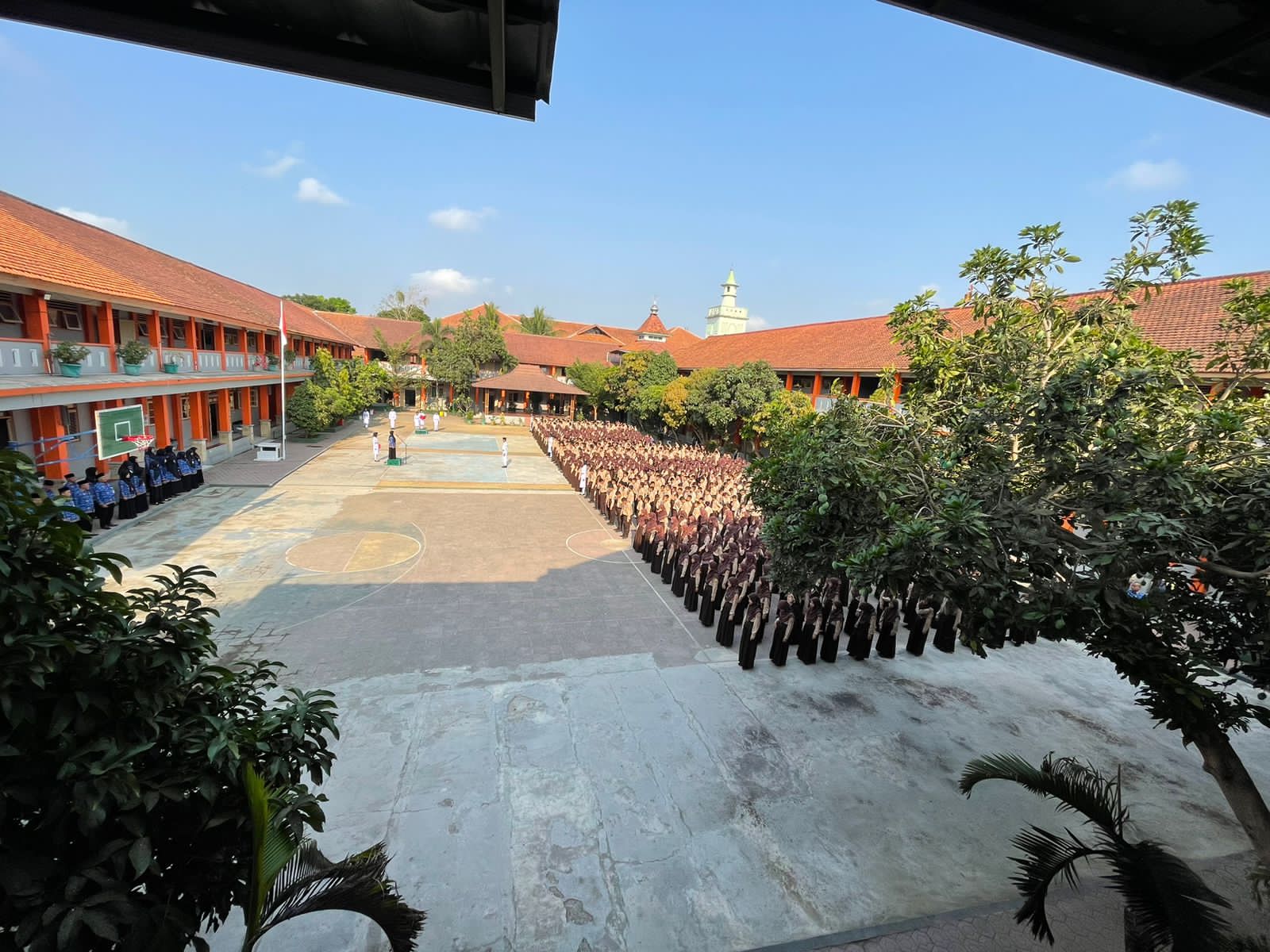 10 PUTRA PUTRI TERBAIK SMP NEGERI 3 KEBUMEN MENDAPAT PIAGAM PENGHARGAAN